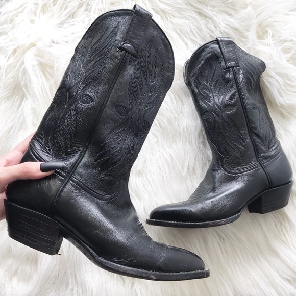 Tony Lama Shoes - TONY LAMA black leather pointed toe boots